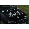 Décoration voiture mariage - Coeur en rotin et roses blanches