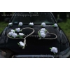 Décoration voiture mariage - Coeur en rotin et roses blanches