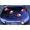 Décoration voiture mariage Roses blanches et rouges