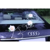 Decoration voiture de mariés roses pêche et le coeur