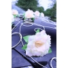 Decoration voiture de mariés roses pêche et le coeur