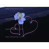 Coeurs roses orchidées blanches voiture mariage