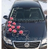 Décoration voiture de mariage roses blanches