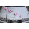 Décoration voiture de mariage roses rose