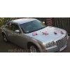 Décoration voiture de mariage roses rose