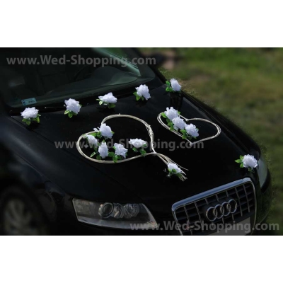 Décoration voiture mariage - Coeur en rotin et roses blanches