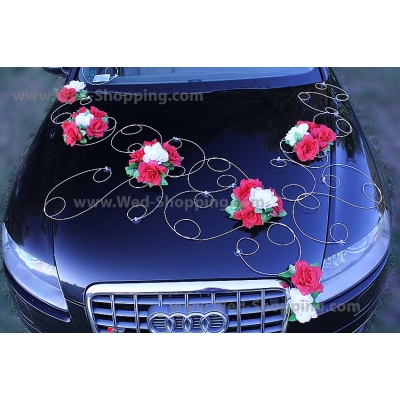 Décoration voiture mariage Roses blanches et rouges