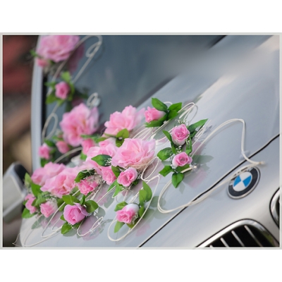Roses décoration voiture mariage