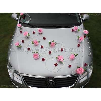 Décoration voiture balai roses roses