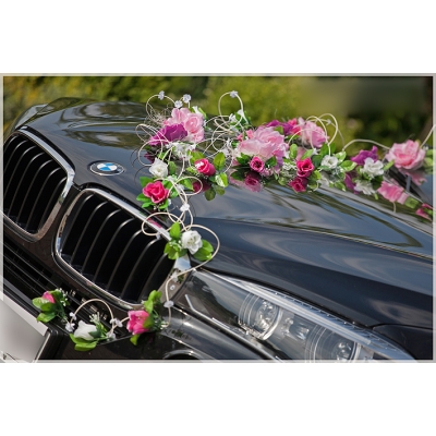 Roses décoration voiture mariage