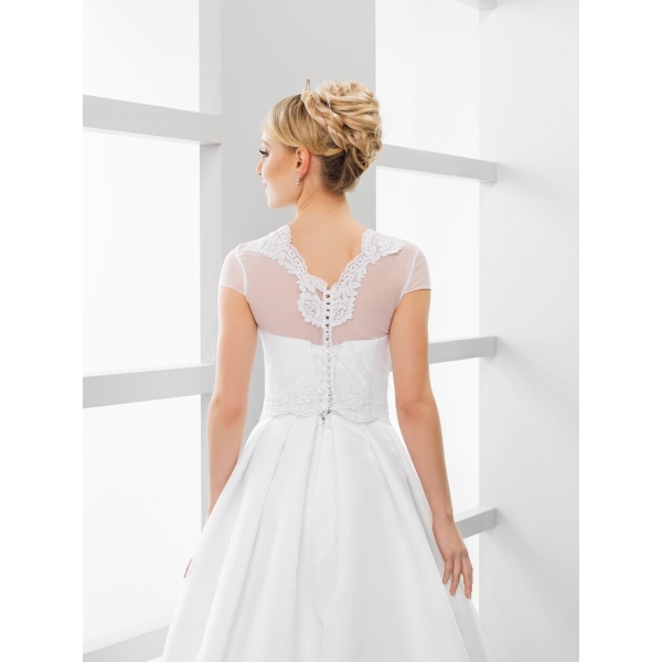 Bolero avec décolleté en V devant et dos.tulle et dentelle