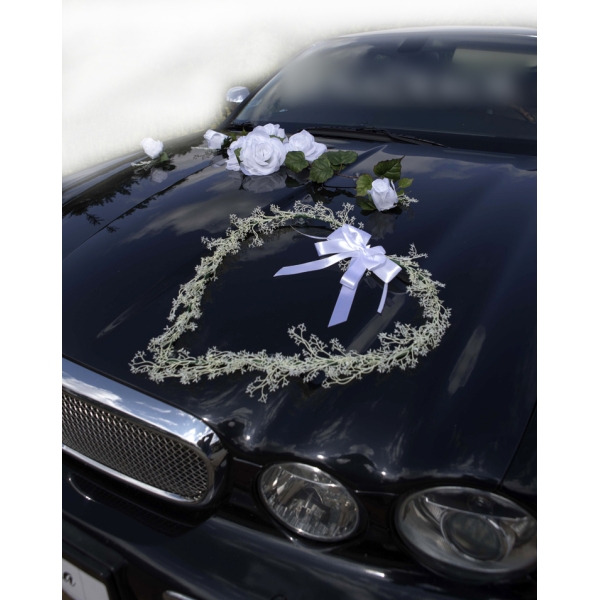 Cœur floral blanche décoration de voiture mariage