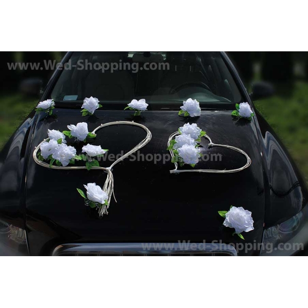 Décoration voiture mariage - Coeur en rotin et roses blanches