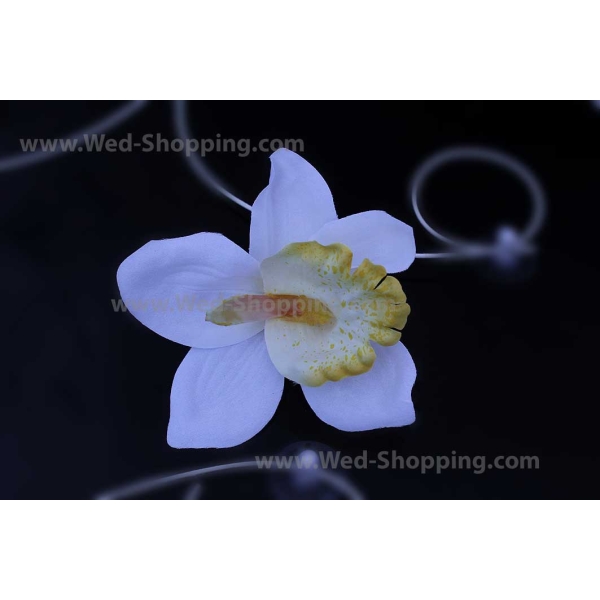 Décoration voiture mariage orchidées blanches