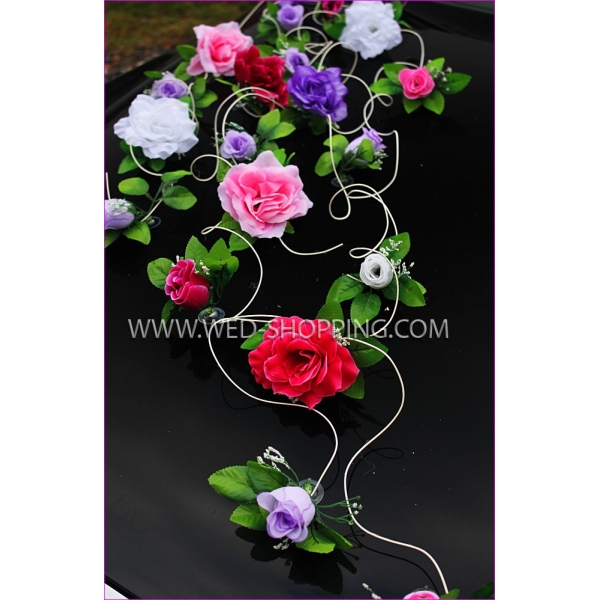 Decoration voiture mariage roses