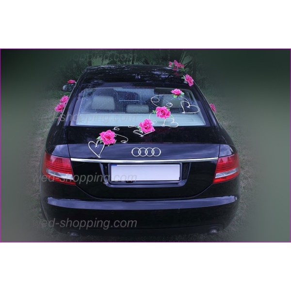 Cette décoration raffinée, présentée dans les images comme une suggestion, peut être disposée selon vos souhaits