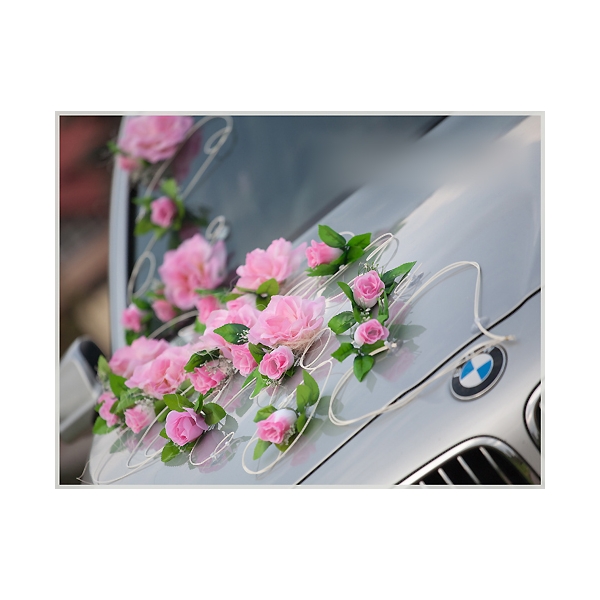 Roses décoration voiture mariage