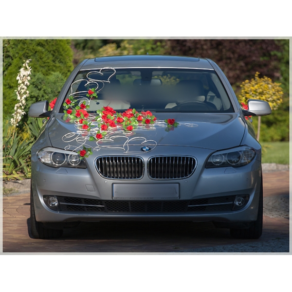 Décoration en rottin pour mariage fleurs artificielles