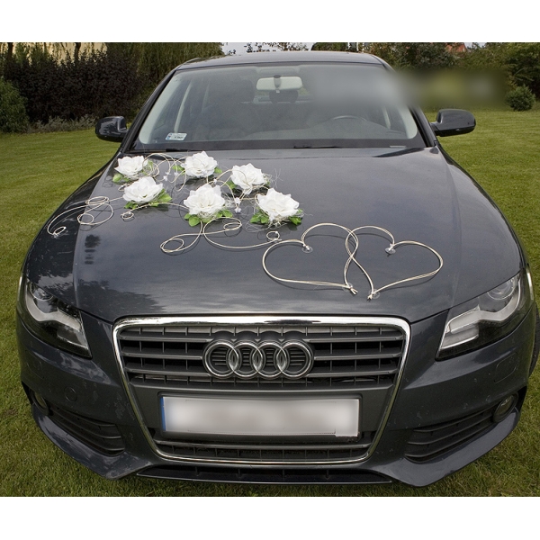 Blanc roses décoration de mariage pour voiture