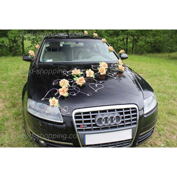 Decoration voiture de mariés roses SALMON et le coeur