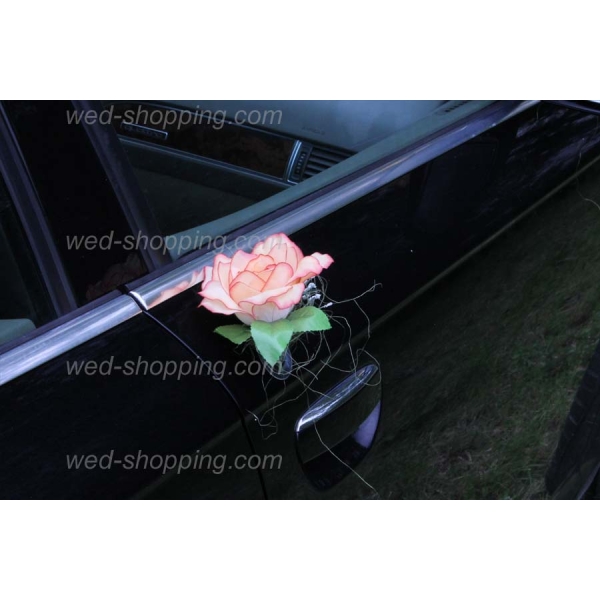 Decoration voiture de mariés roses SALMON et le coeur