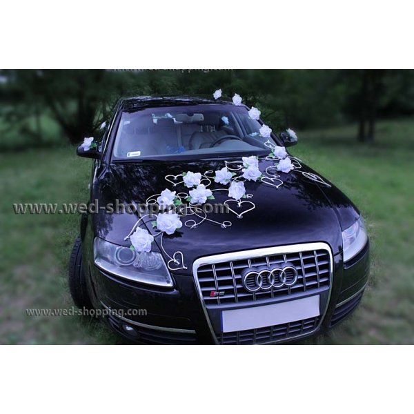 Decoration voiture de mariés roses ivoire et le coeur