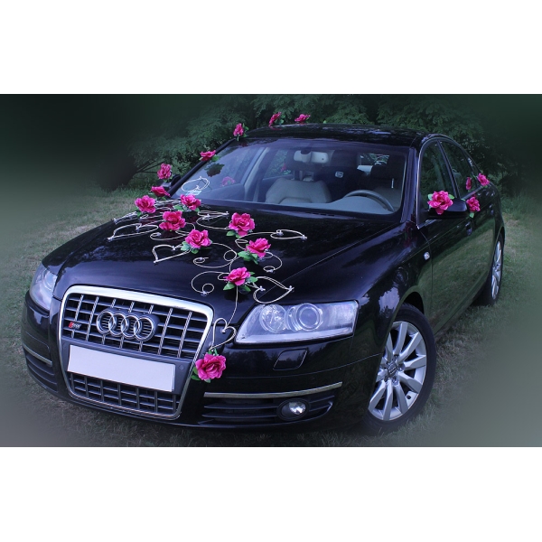 Deco de voiture de mariage Bourgogne roses et le coeur