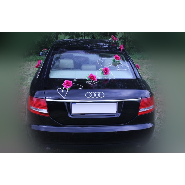 Deco de voiture de mariage Bourgogne roses et le coeur