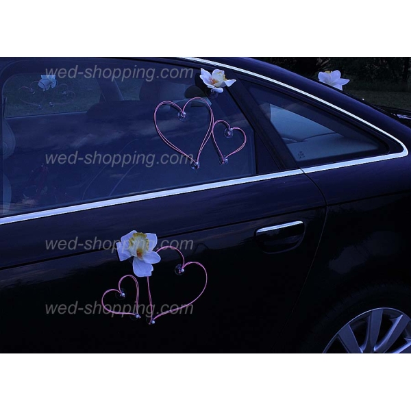 Coeurs roses orchidées blanches voiture mariage