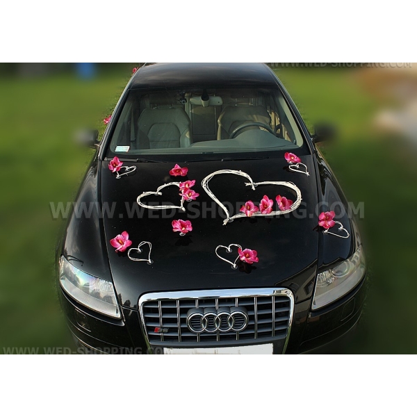 Décoration de voiture mariage orchidées rose foncé et le cœur