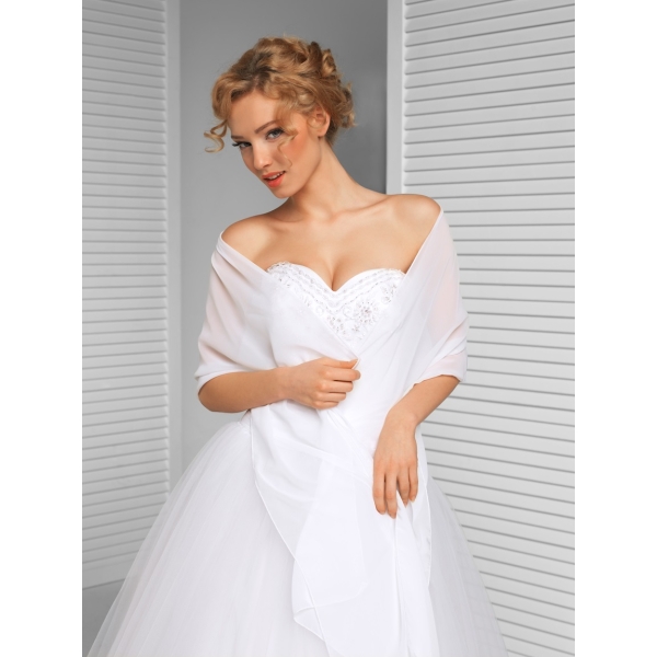 Étole mousseline pour la mariée