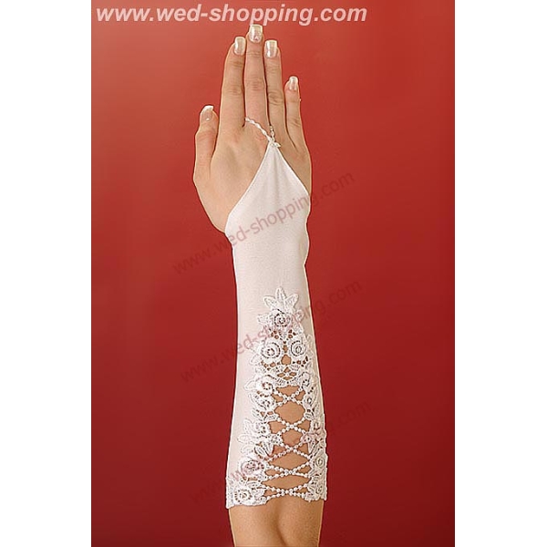Gants de mariée avec un large motif ornemental