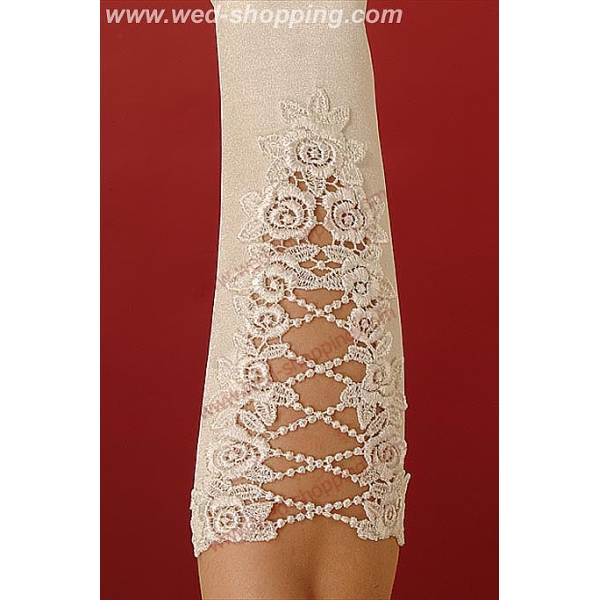 Gants de mariée avec un large motif ornemental