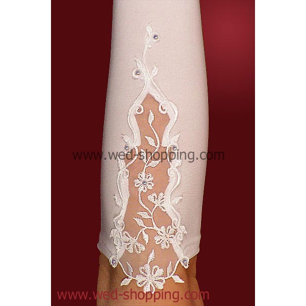 Gants de mariée avec motif ornemental