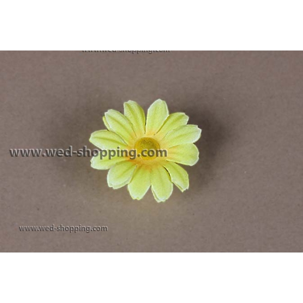 Marguerites jaunes avec des ventouses pour la décoration de voiture de mariage