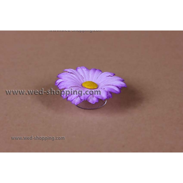 Margueritespurpre violet avec des ventouses pour la décoration de voiture de mariage