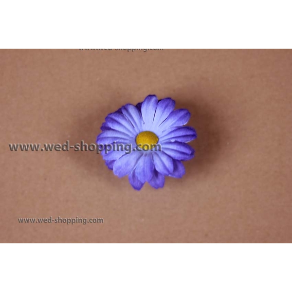 Marguerites bleues avec des ventouses pour la décoration de voiture de mariage