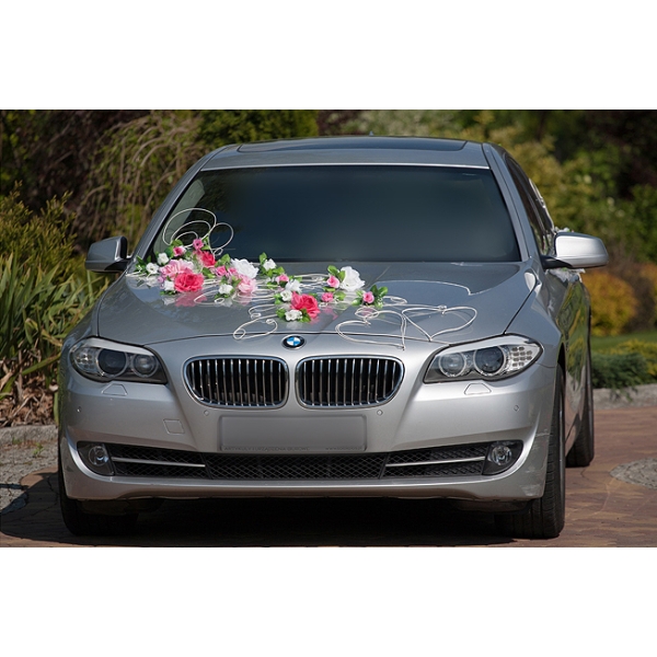 Rose Élégance et BMW voiture mariage