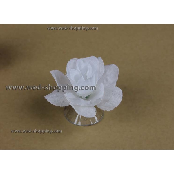 Roses blanches avec des ventouses décoration de voiture balai
