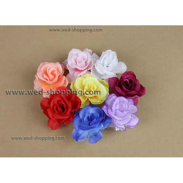 Roses blanches avec des ventouses décoration de voiture balai